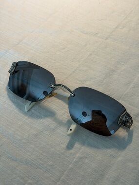 Brighton French Quarter  wmns Sunglasses with Dark Gray Gradient Lenses 60-19